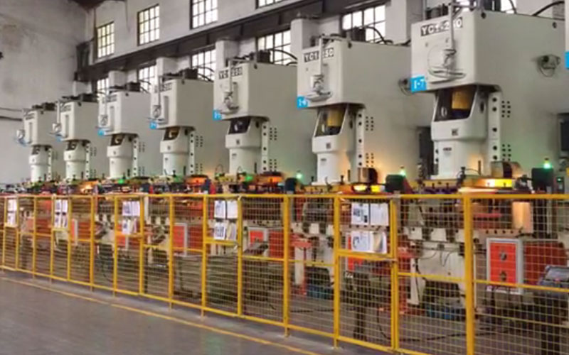 国产冲压摆臂机械手厂家的未来发展方向是什么？