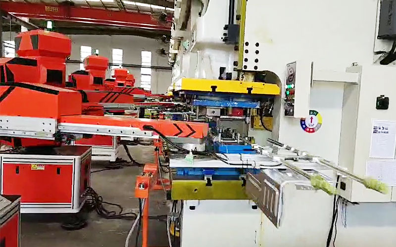 如何正确选择合适的冲压自动化设备？